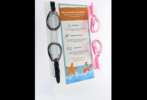 Display voor zwembrillen transparant