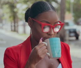 vrouw beslagen glazen 2